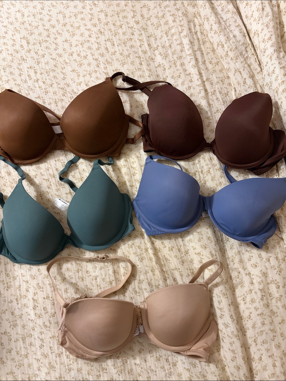 Bundle of Victoria’s Secret bras